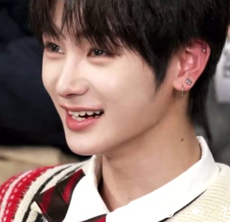 Behind-the-scenes cut of Zhou Anxin (ALPHA DRIVE ONE)