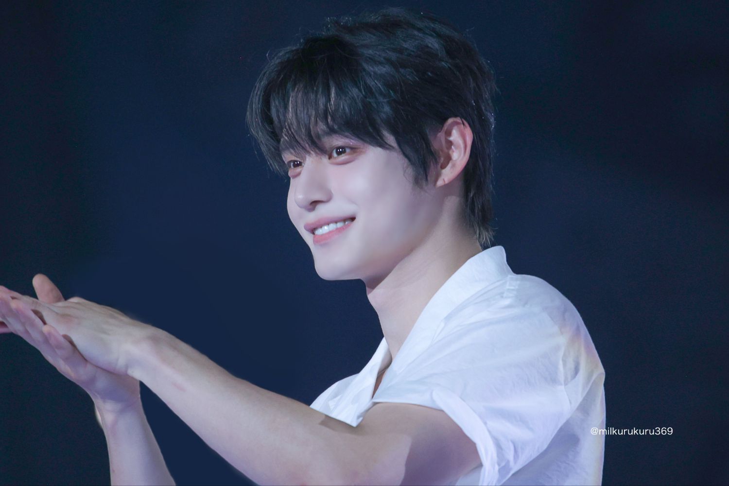 Behind-the-scenes cut of Kim Jiwoong (ZEROBASEONE)