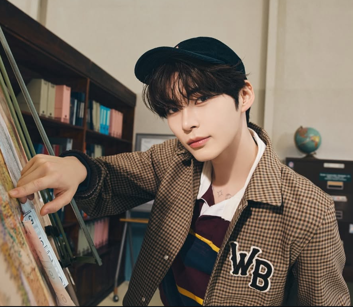 Behind-the-scenes cut of Sung Hanbin (ZEROBASEONE)