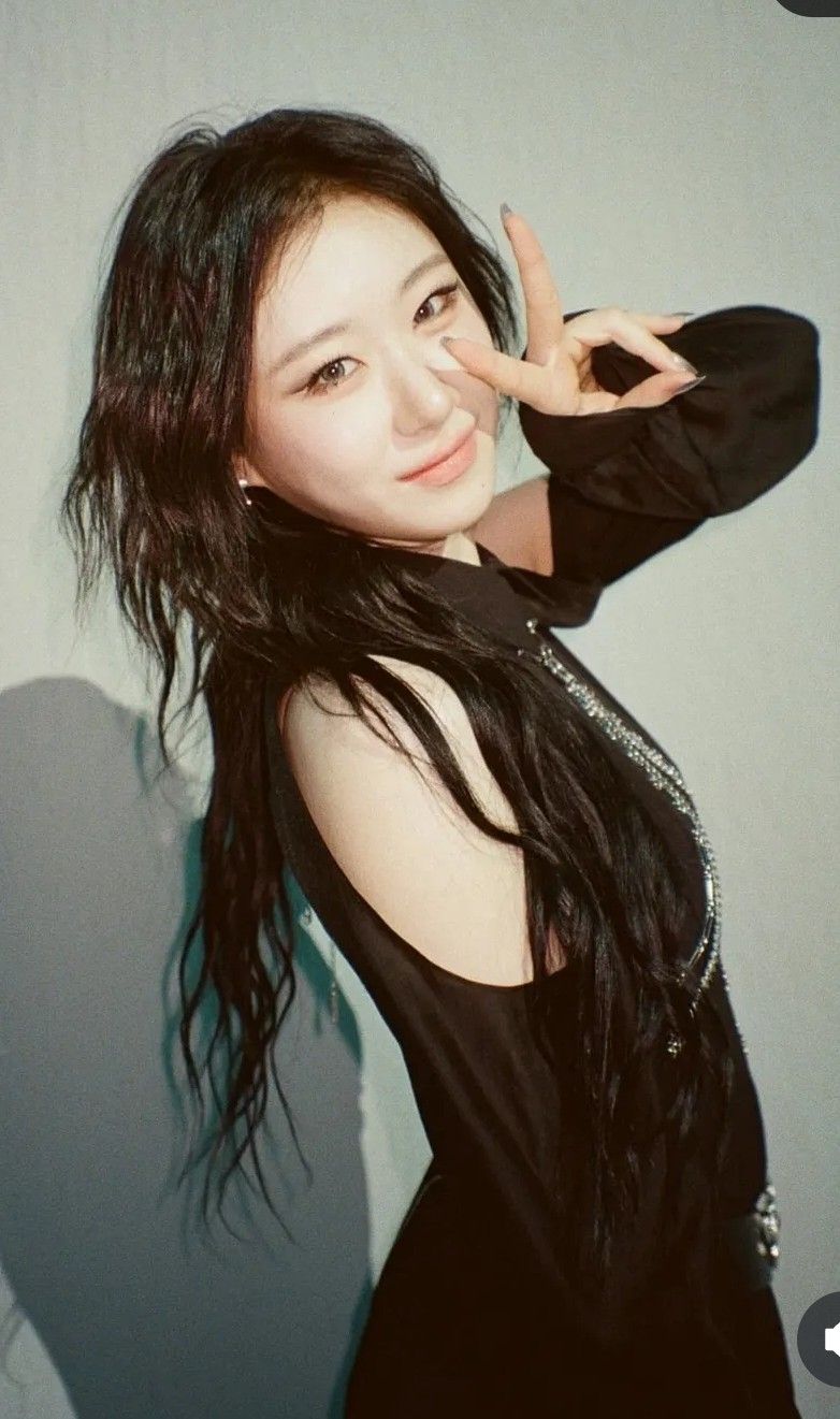 Behind-the-scenes cut of Chaeryeong (ITZY)