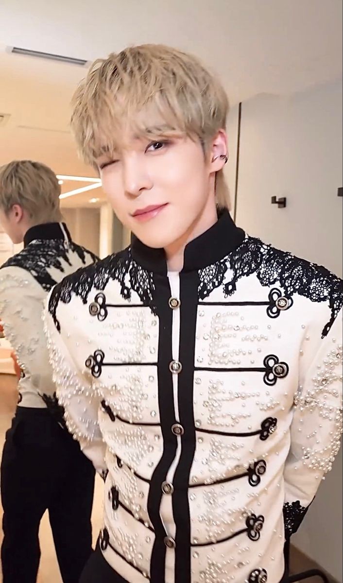 A heartfelt wallpaper shared by Yunho (ATEEZ)'s fans