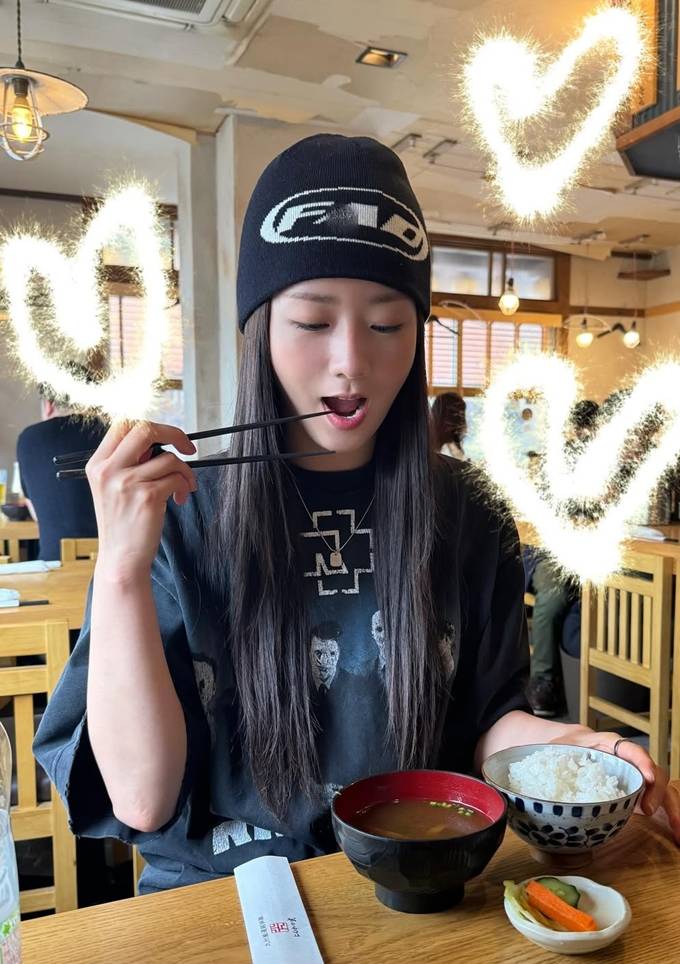 A moment captured by Yoon Bomi (Apink)'s fan