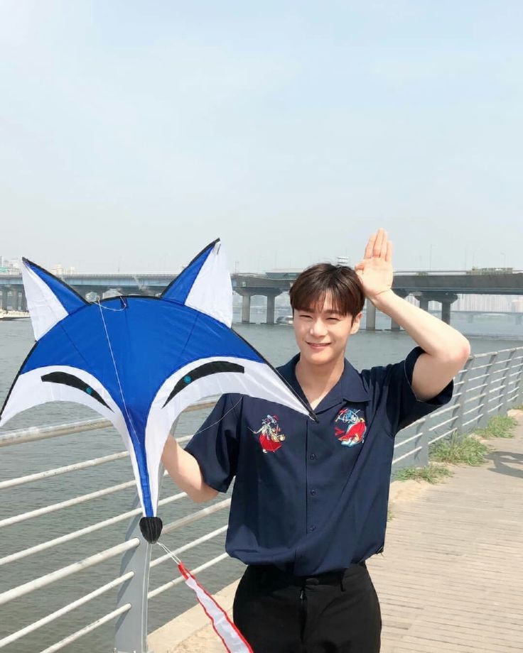 Latest photo of Moonbin (ASTRO)