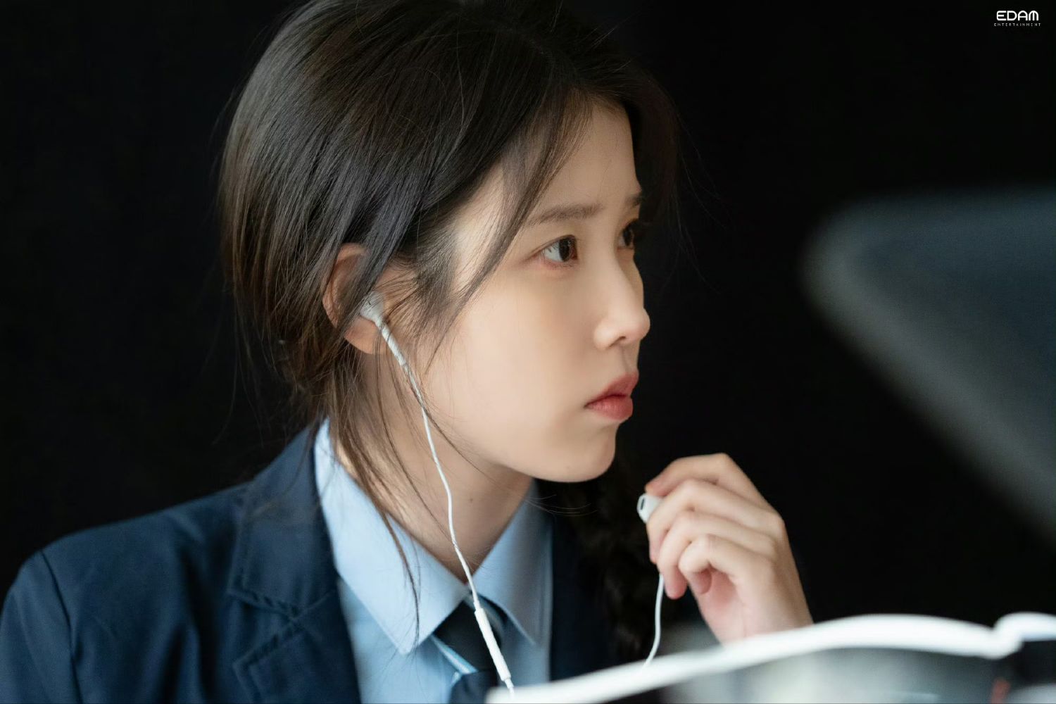 Behind-the-scenes cut of IU