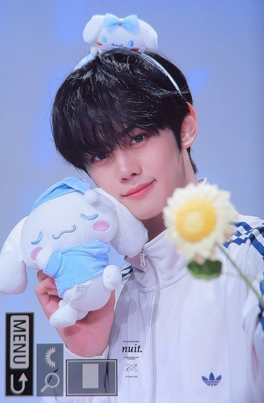 A moment captured by Kim Gyuvin (ZEROBASEONE)'s fan