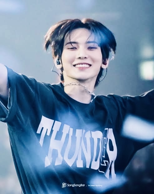 Recent activity shot of Yeosang (ATEEZ)