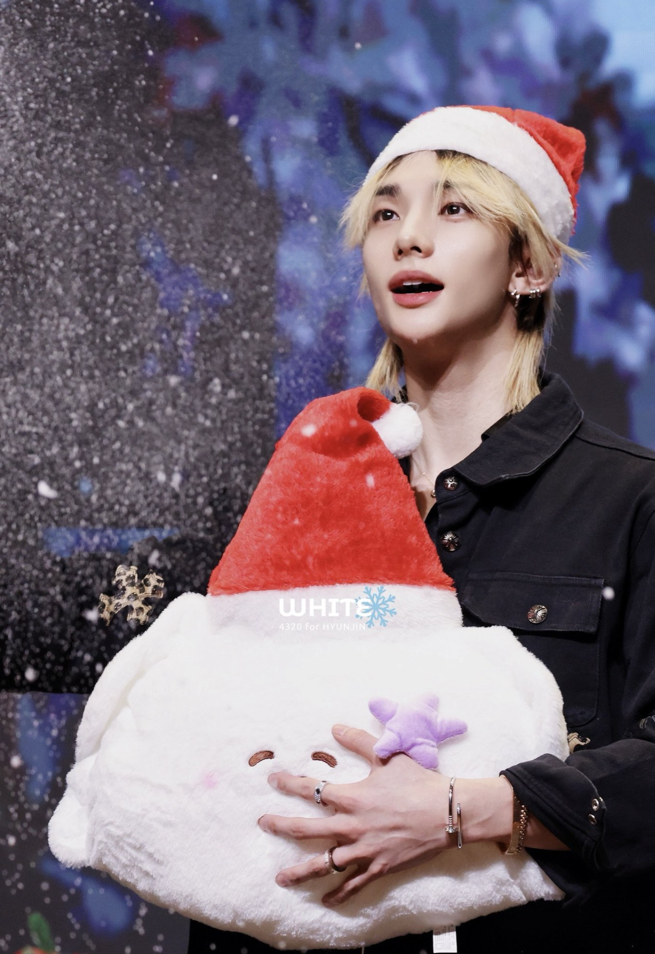 Behind-the-scenes cut of Hyunjin (Stray Kids)