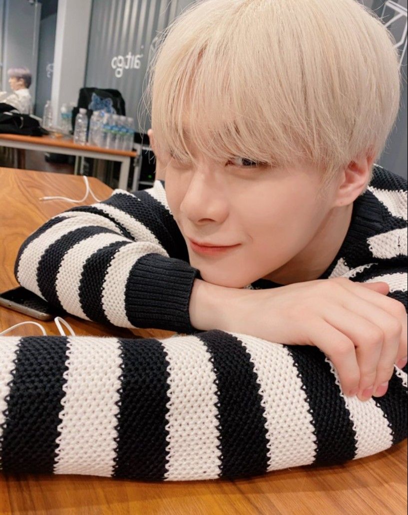 Behind-the-scenes cut of Moonbin (ASTRO)