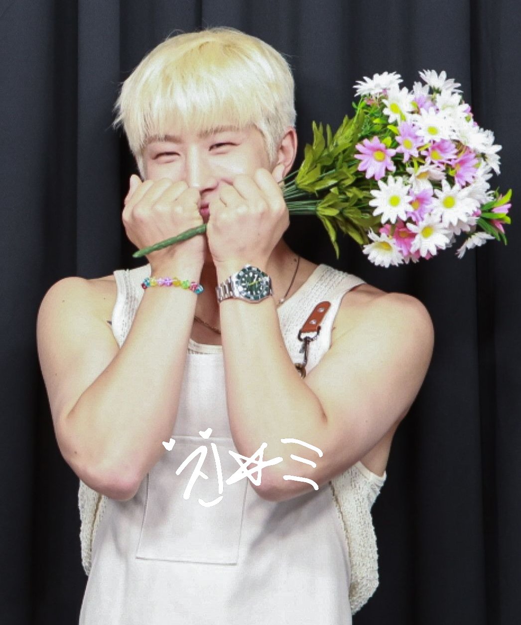 Latest photo of Jinjin (ASTRO)