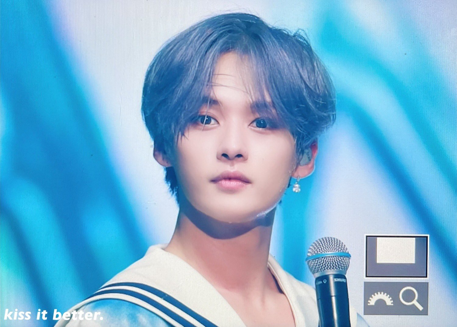 A moment captured by Lee Know (Stray Kids)'s fan