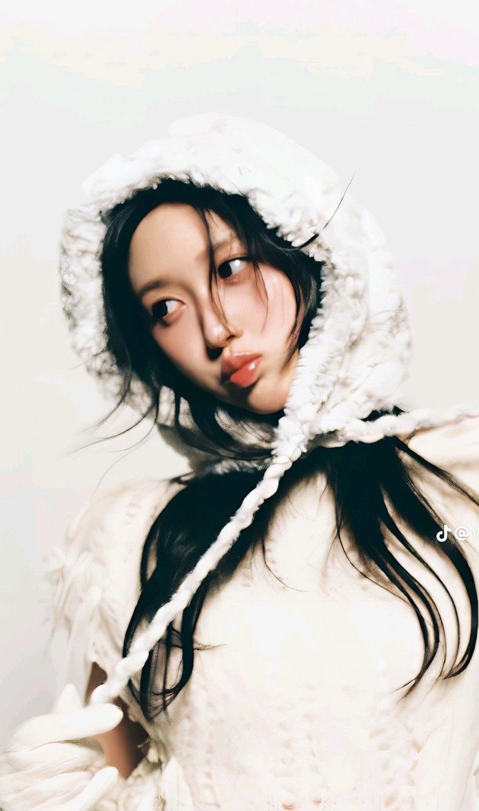 Behind-the-scenes cut of Gaeul (IVE)