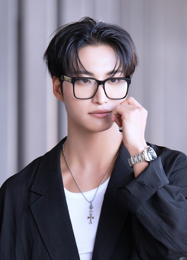Recent activity shot of Seonghwa (ATEEZ)