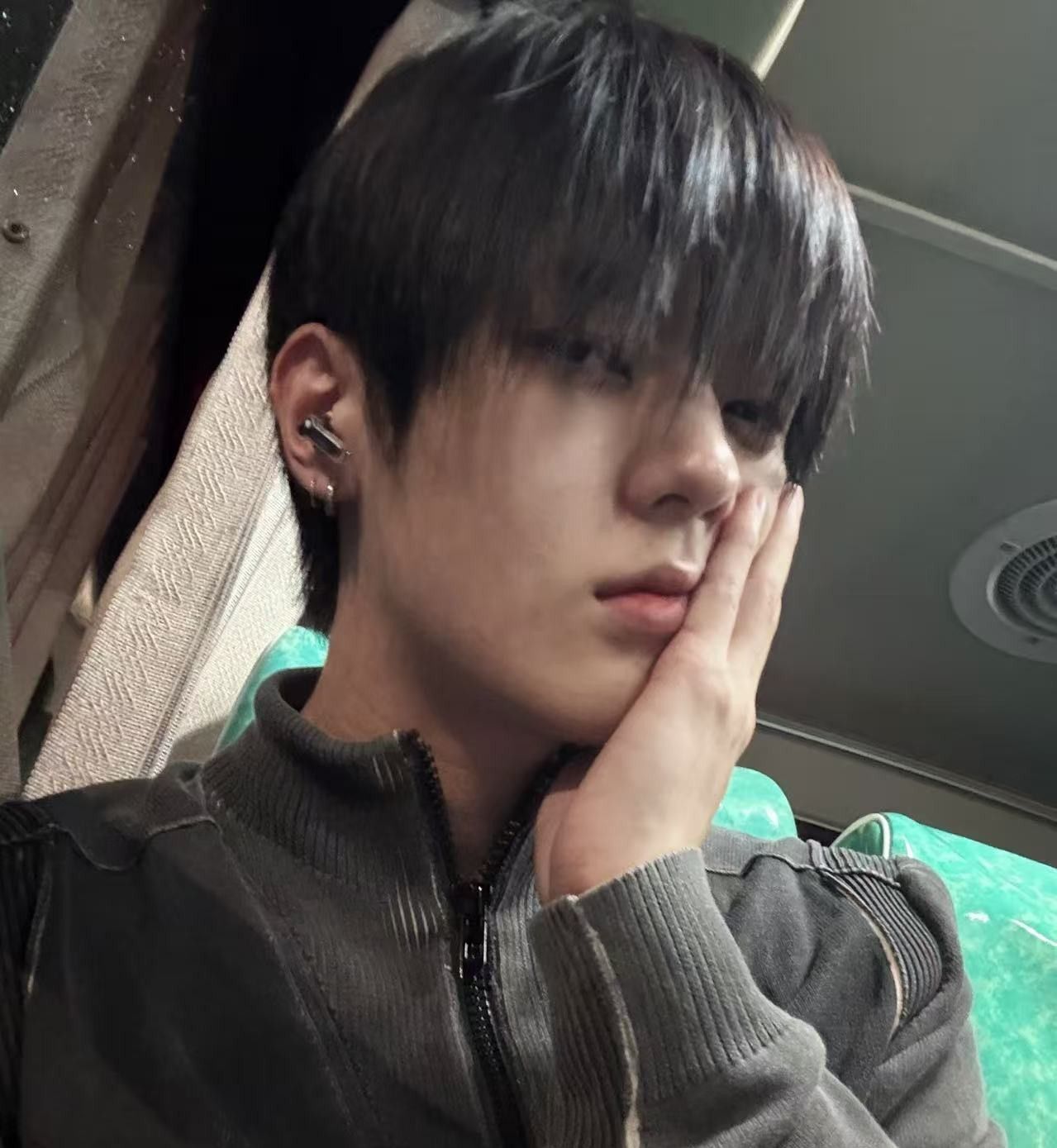 Latest photo of LEEJEONG (WHIB)