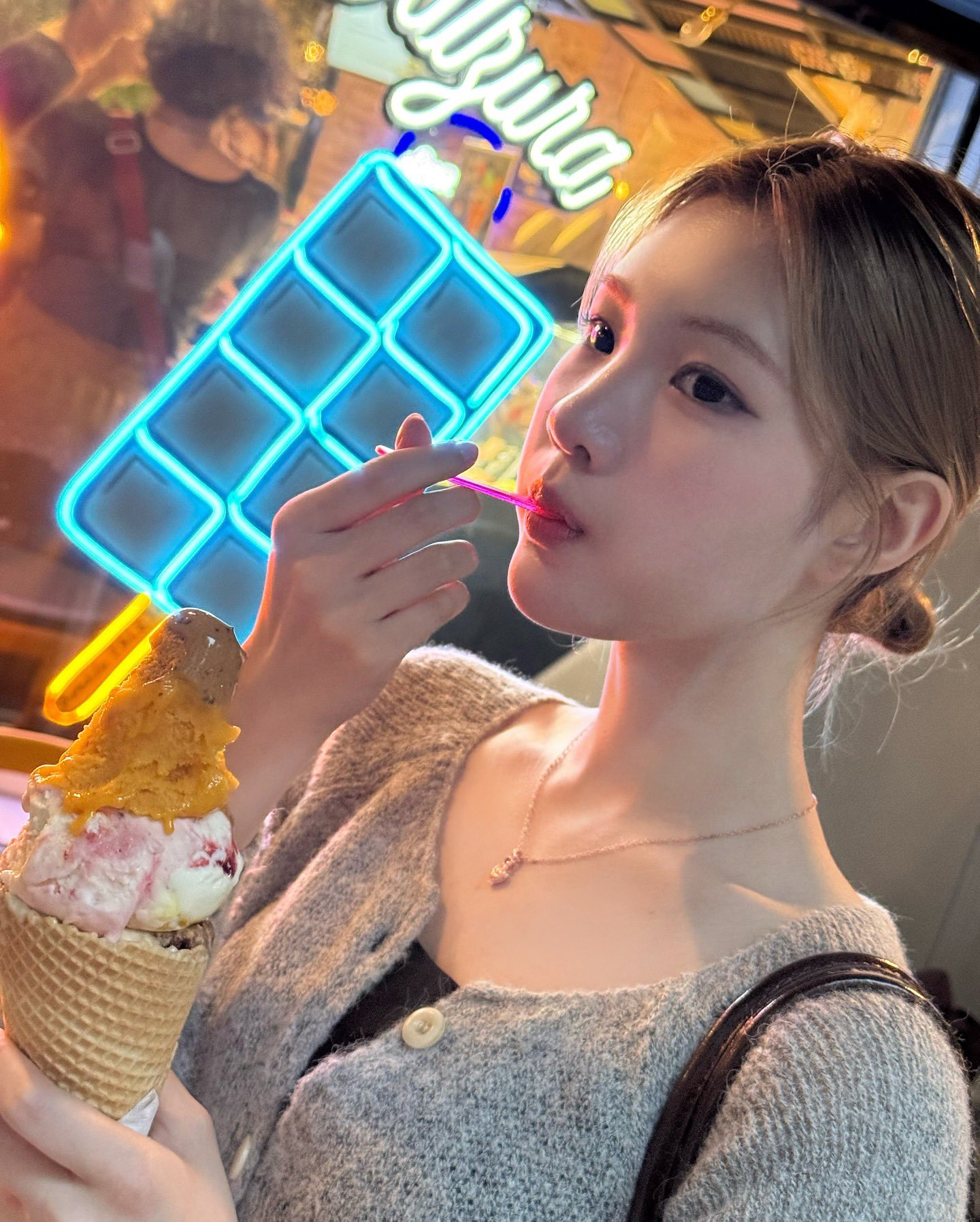 Behind-the-scenes cut of Juun (Hearts2Hearts)