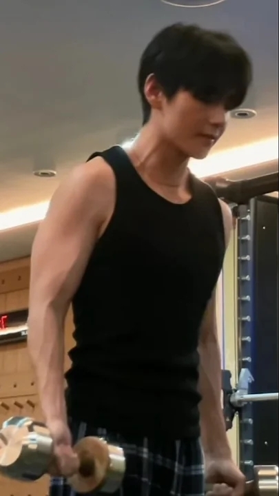 Today's most popular wallpaper in the V (BTS) community