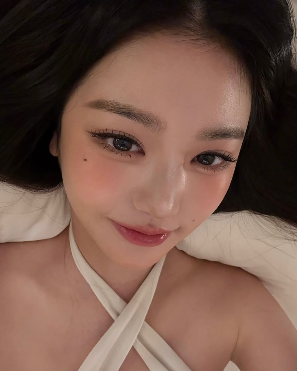 Recent activity shot of Jang Wonyoung (IVE)