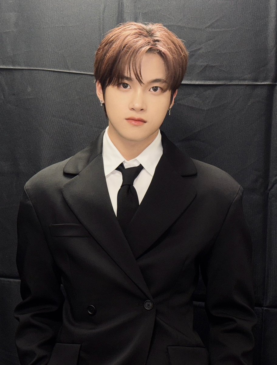 A moment captured by Xikers's fan