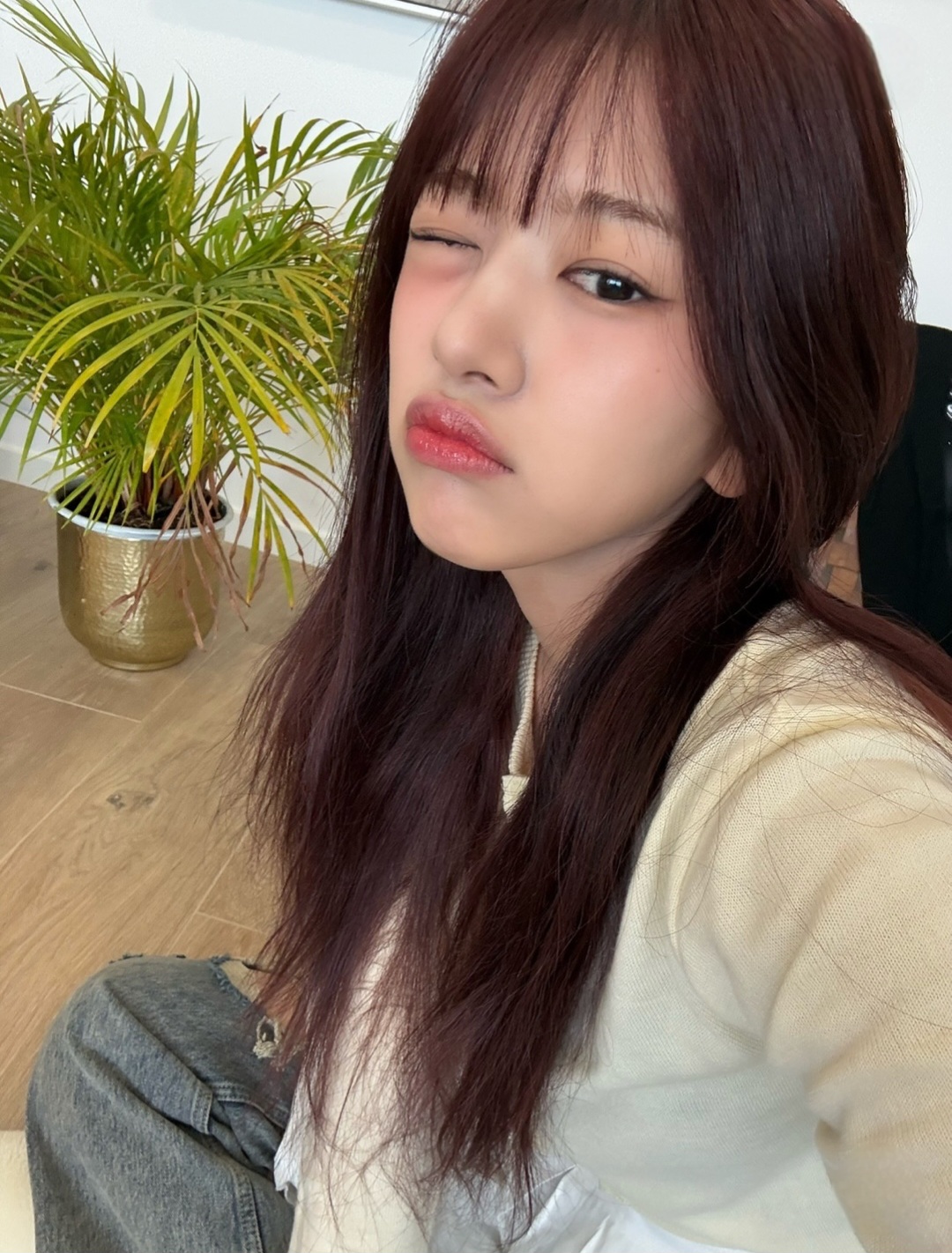 Behind-the-scenes cut of An Yujin (IVE)