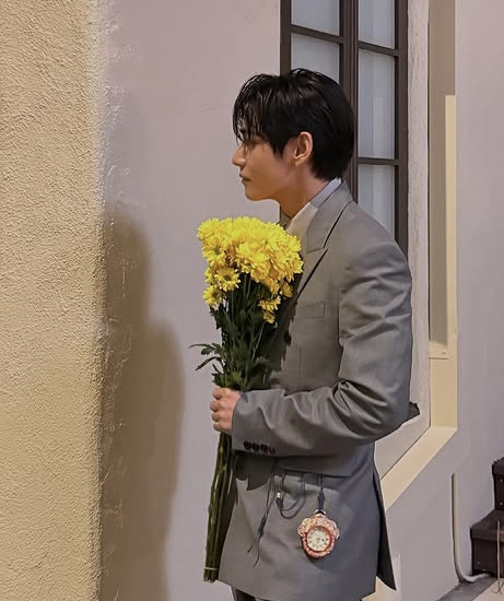 V (防彈少年團)的最新活動照片