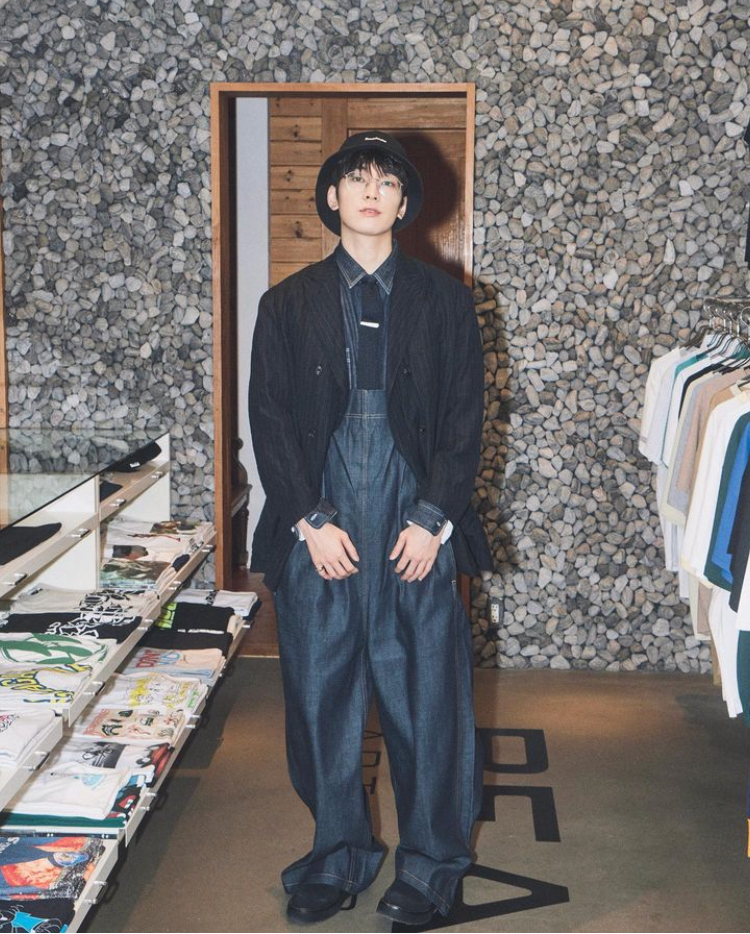 Recent activity shot of Wonwoo (SEVENTEEN)