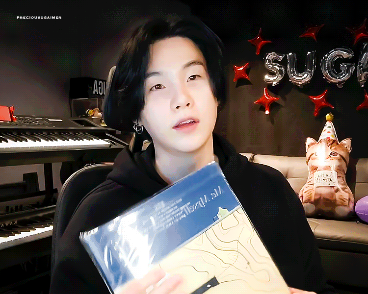 SUGA (防彈少年團)的最新照片