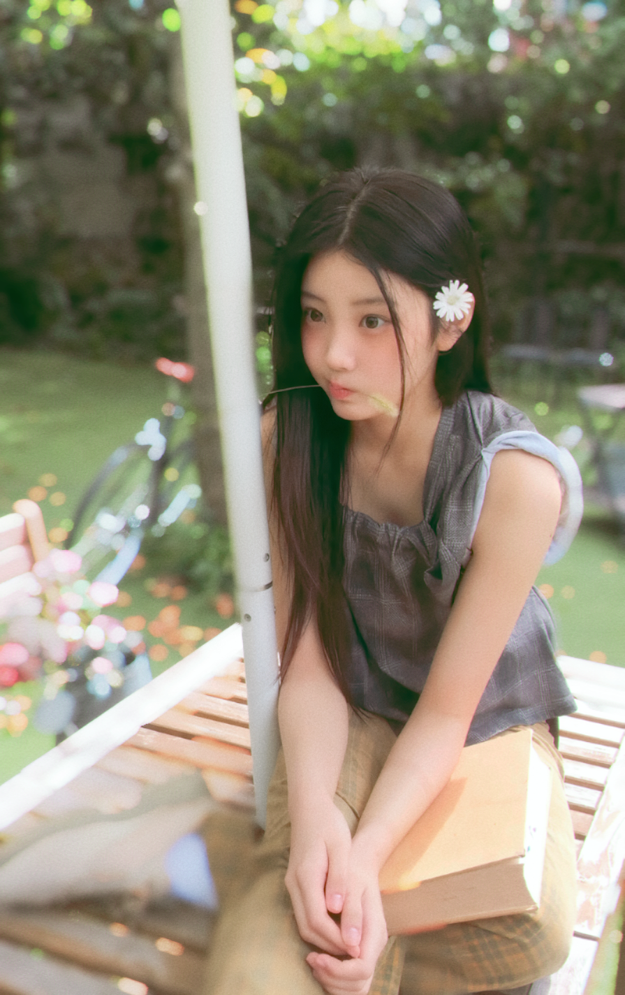 Behind-the-scenes cut of Wonhee (ILLIT)