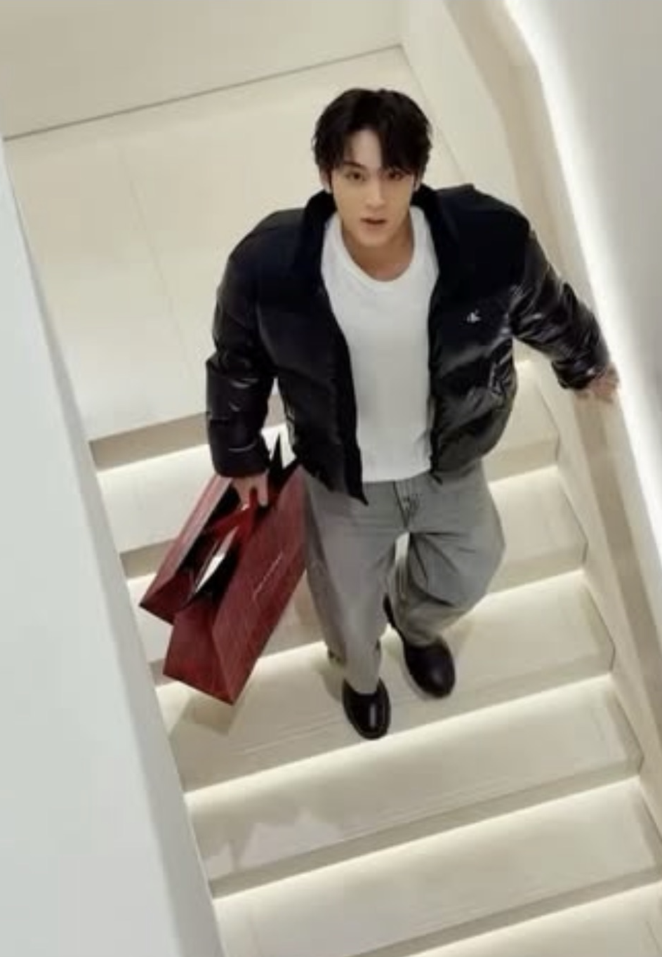 Recent activity shot of Mingyu (SEVENTEEN)