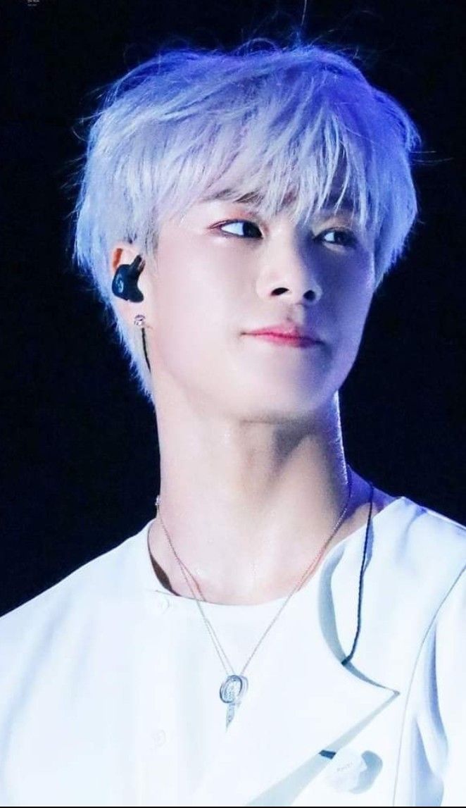Latest photo of Moonbin (ASTRO)