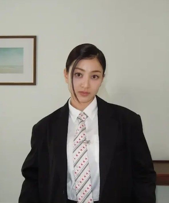 Foto terbaru Jihyo (TWICE)