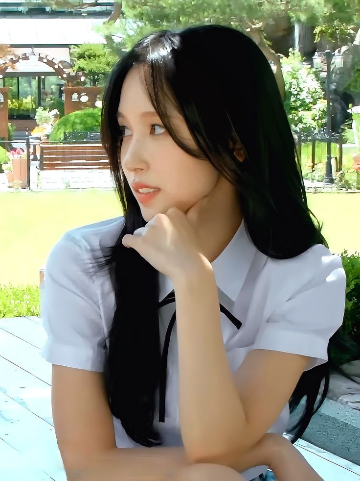 Foto aktivitas terbaru Mina (TWICE)