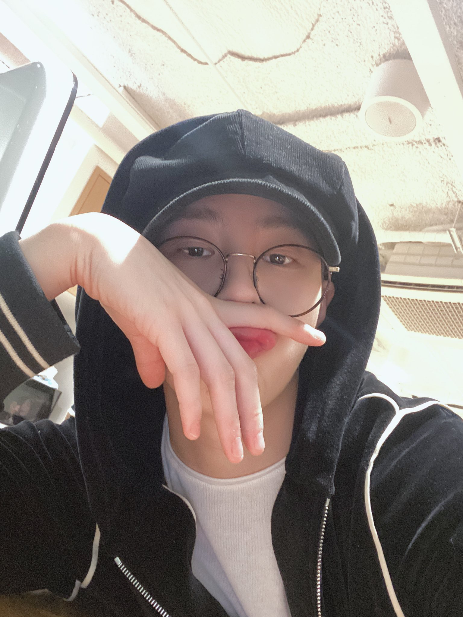 Foto aktivitas terbaru Ha Sungwoon