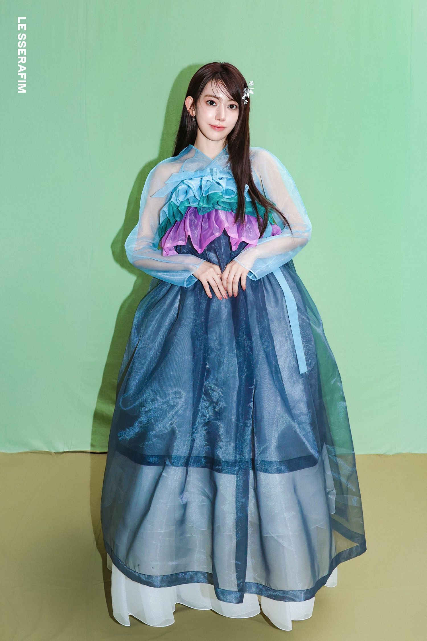 Latest photo of Sakura (LE SSERAFIM)