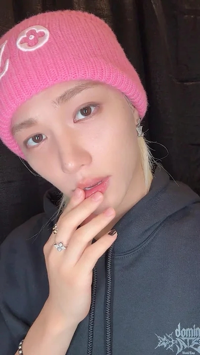 Latest photo of Felix (Stray Kids)