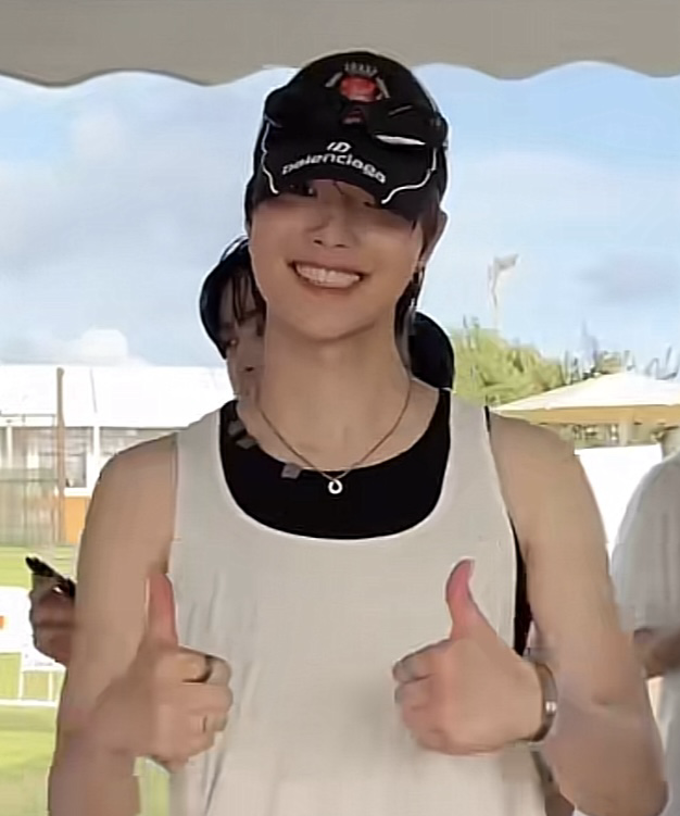 Behind-the-scenes cut of EJ (&TEAM)