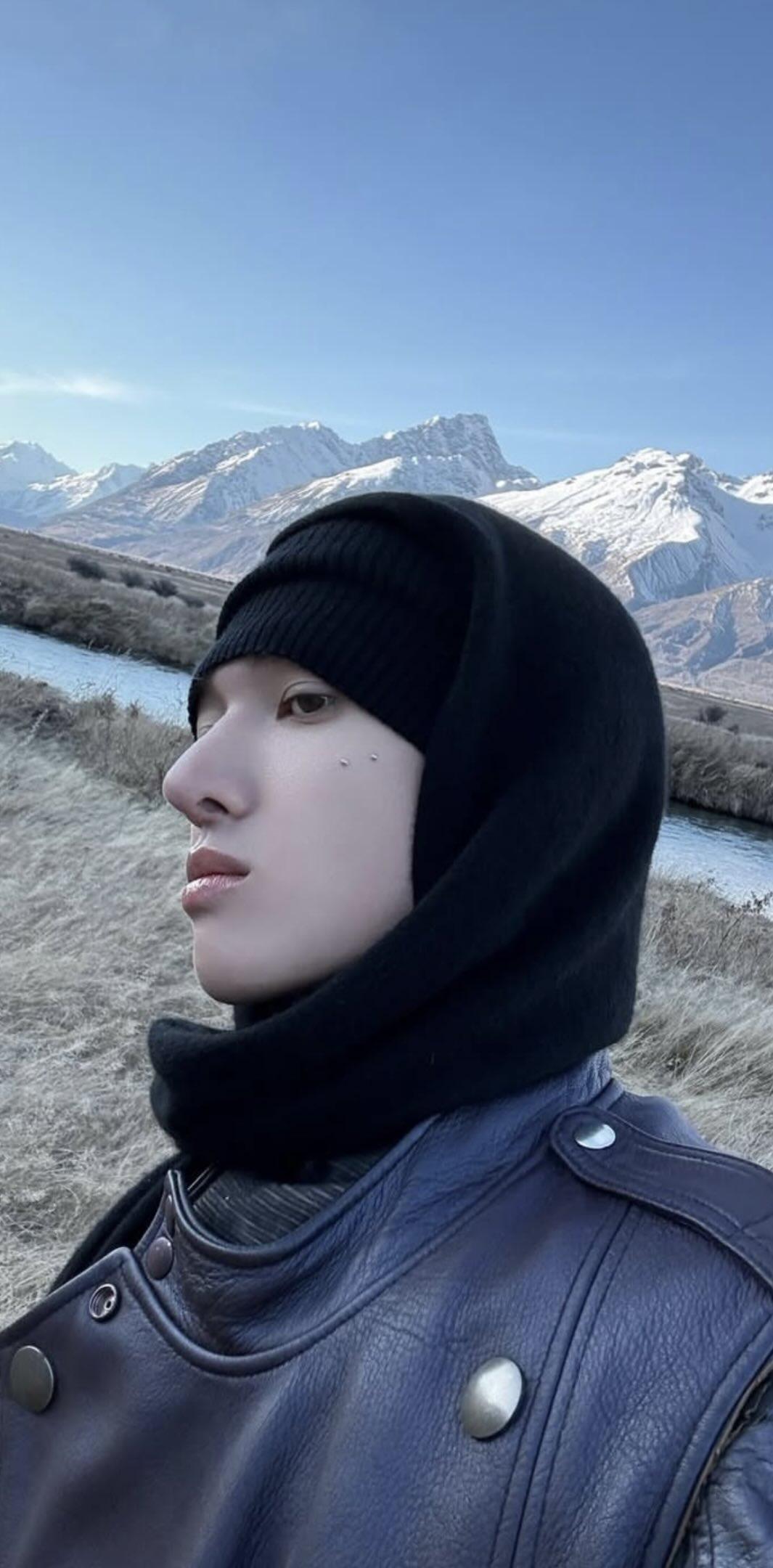 A heartfelt wallpaper shared by Martin (CORTIS)'s fans