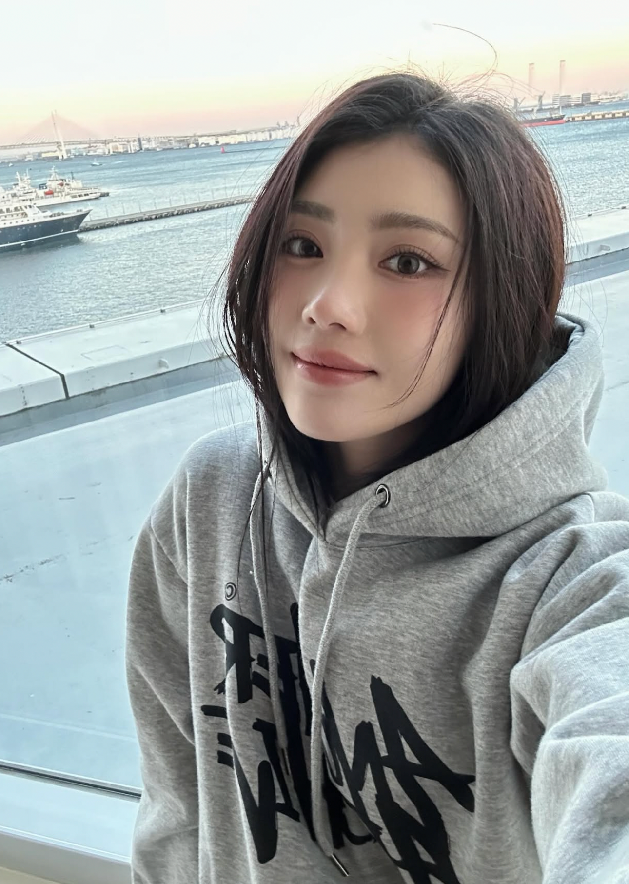 A moment captured by Xiao Ting (Kep1er)'s fan