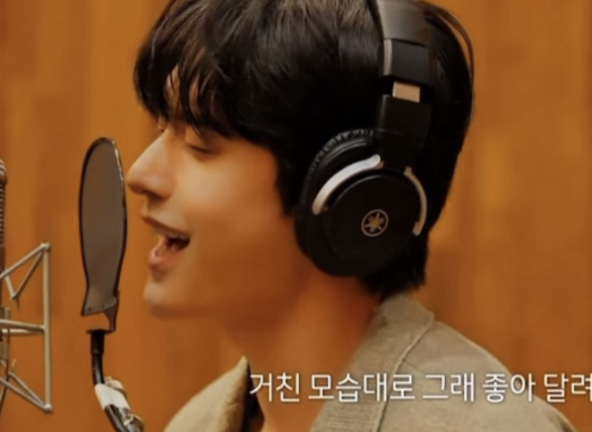 Behind-the-scenes cut of Kim Jiwoong (ZEROBASEONE)