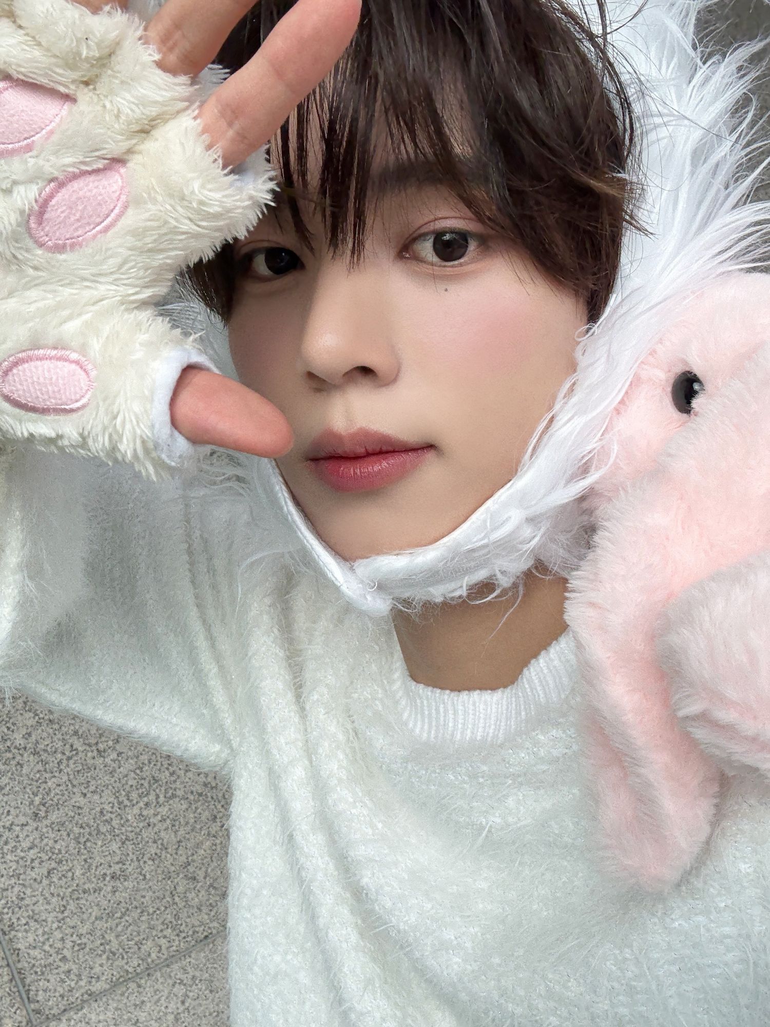 Behind-the-scenes cut of Han Yujin (ZEROBASEONE)