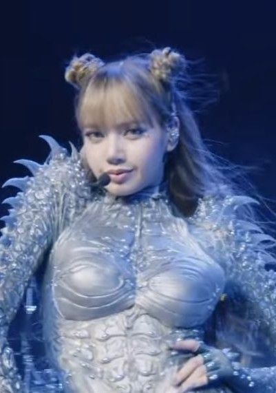 A moment captured by Lisa (BLACKPINK)'s fan