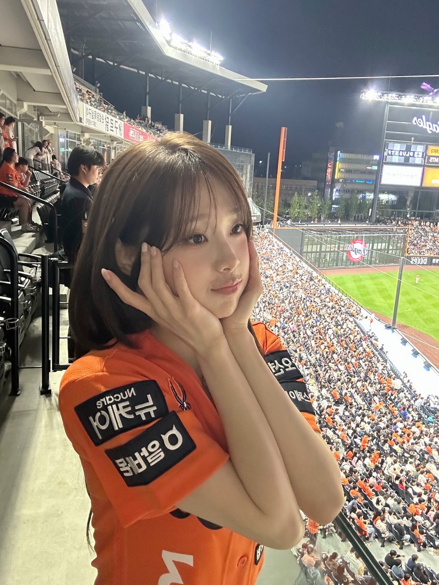 Latest photo of Chuu