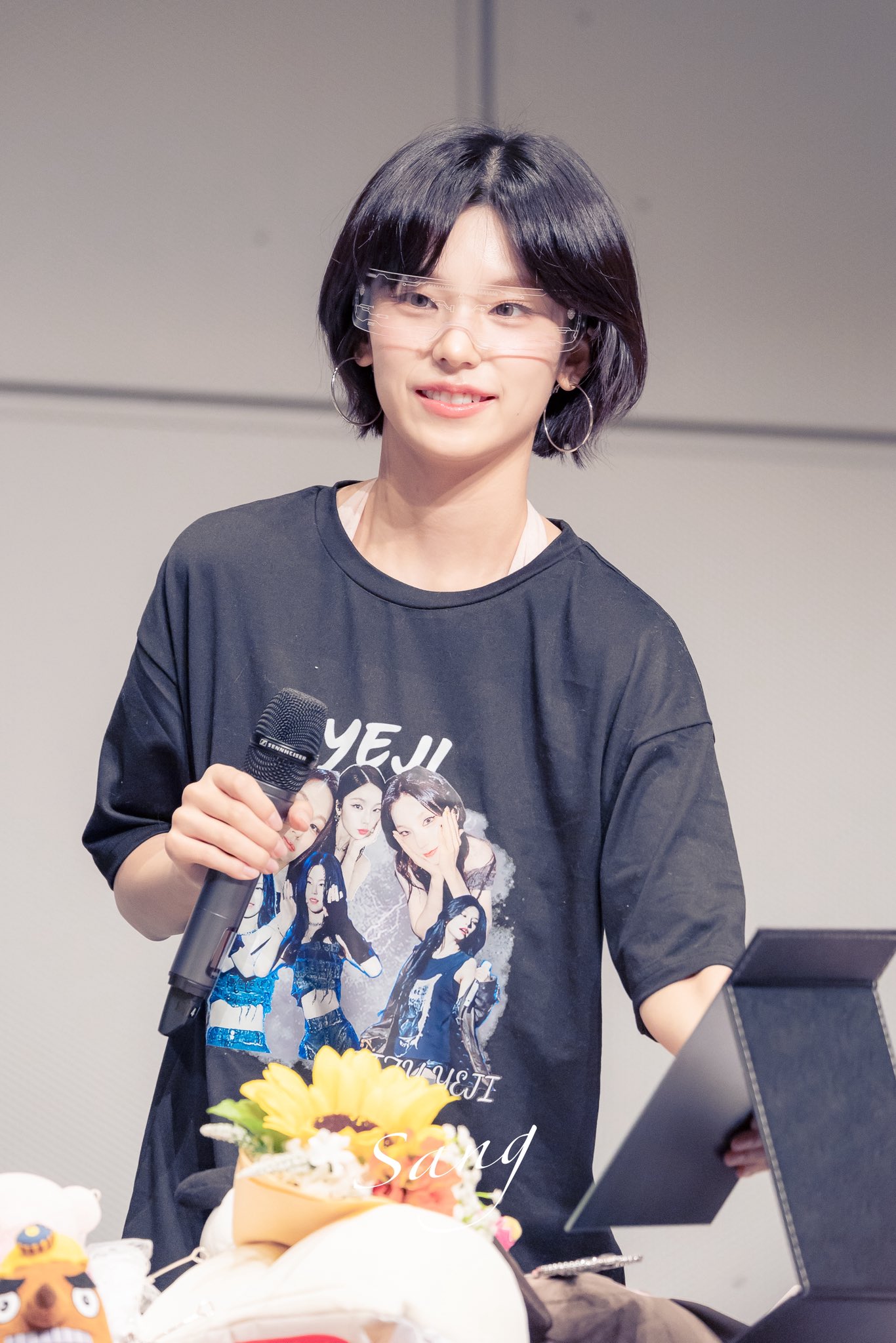 Behind-the-scenes cut of Yeji (ITZY)