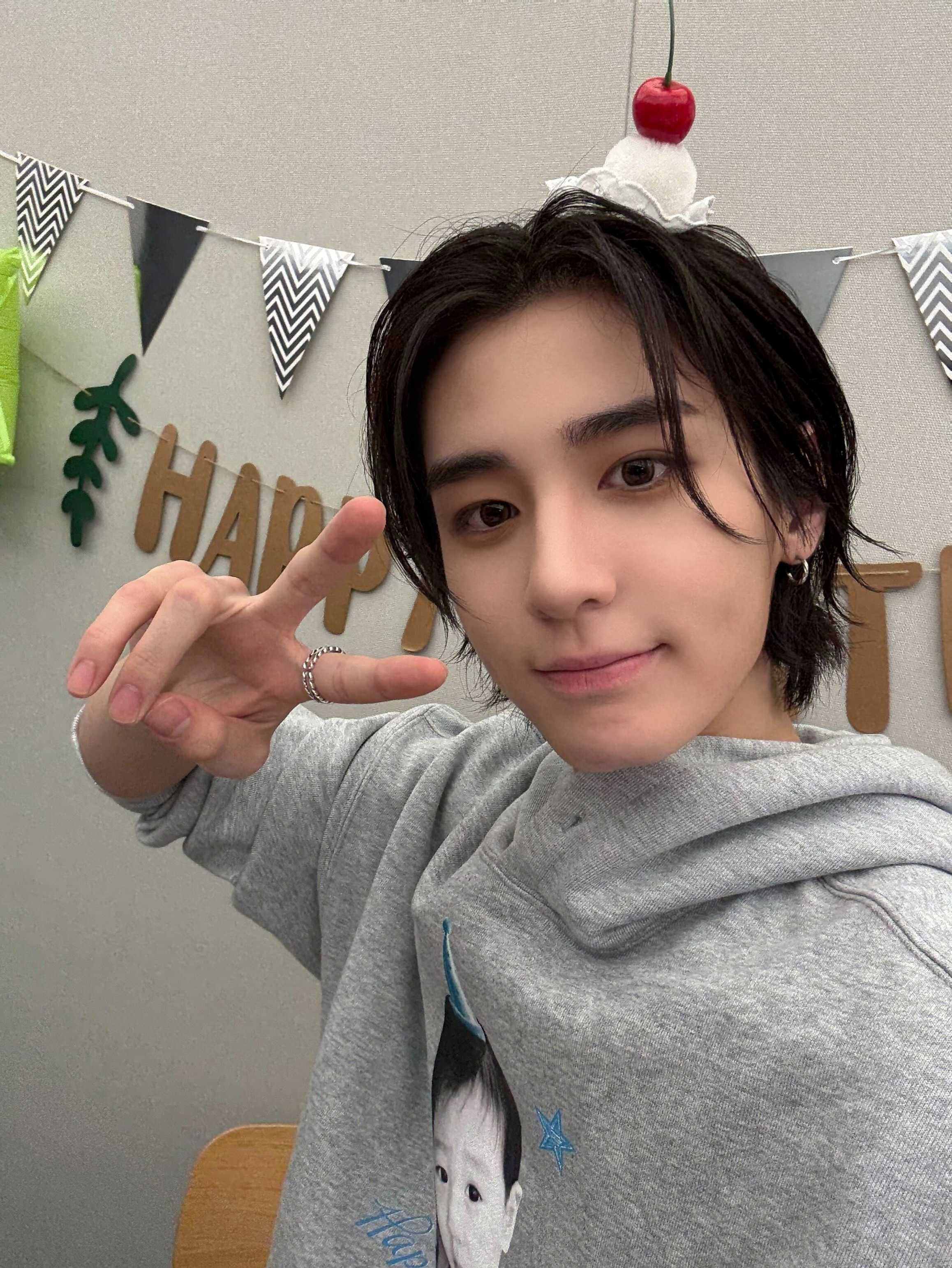 Behind-the-scenes cut of Leehan (BOYNEXTDOOR)