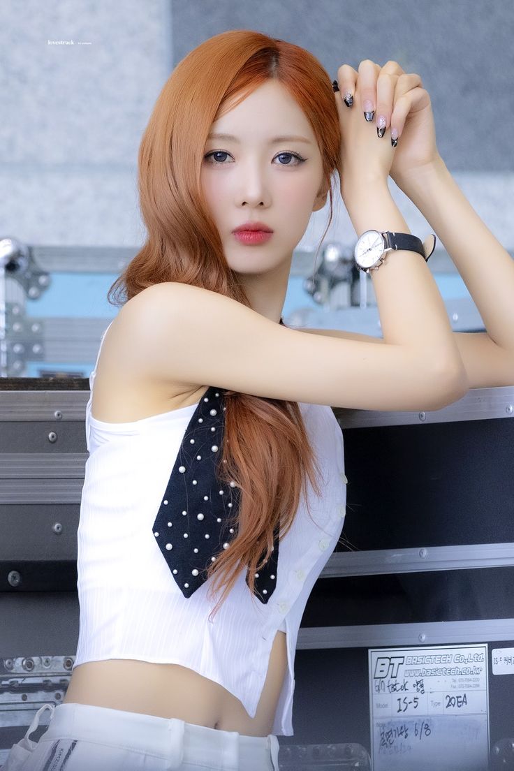 Latest photo of Yoohyeon (DREAMCATCHER)