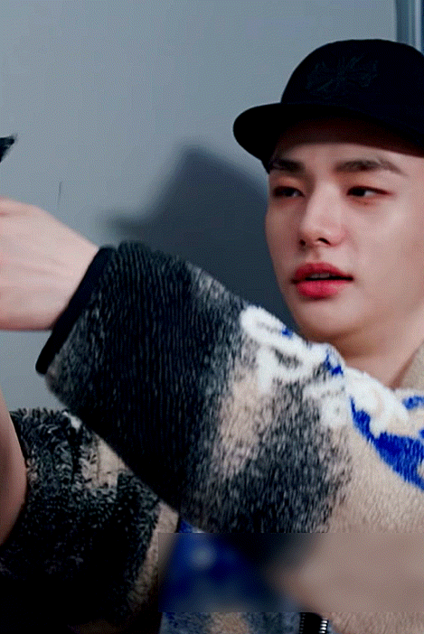 Behind-the-scenes cut of Hyunjin (Stray Kids)
