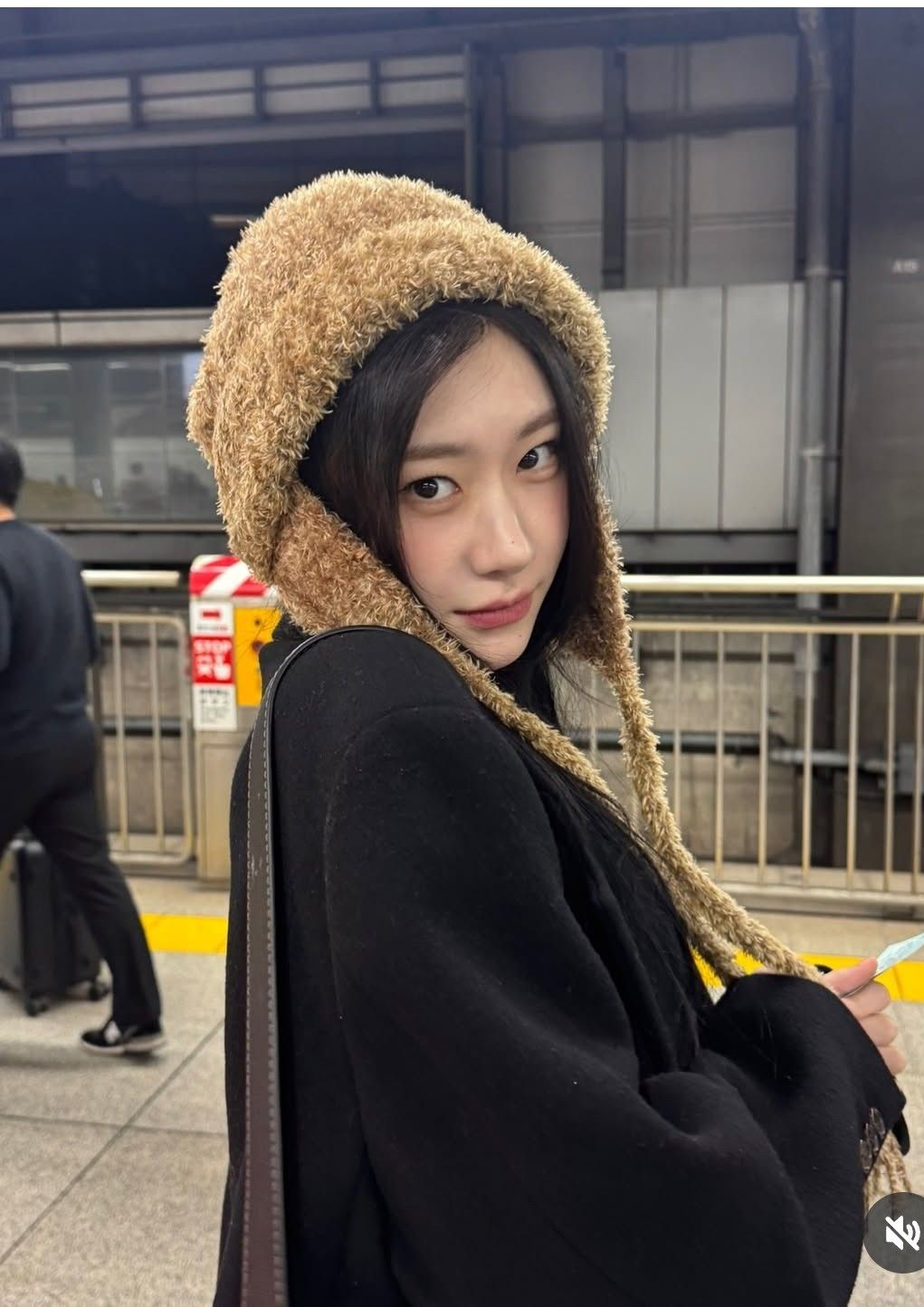 Behind-the-scenes cut of Chaeryeong (ITZY)