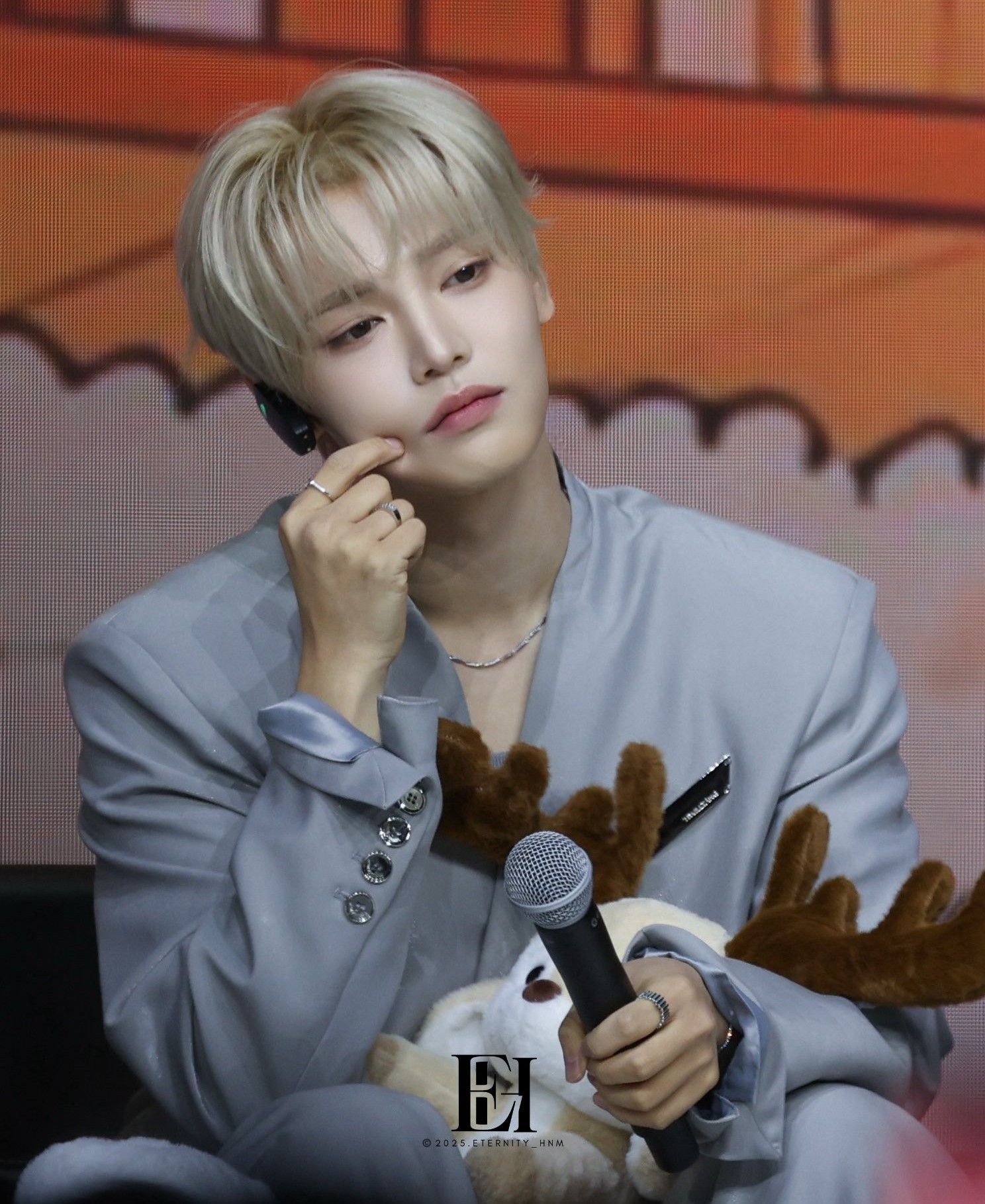 Behind-the-scenes cut of Jang Haneum