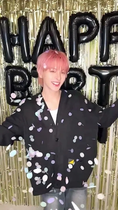 The most beloved wallpaper among n.SSign's fans