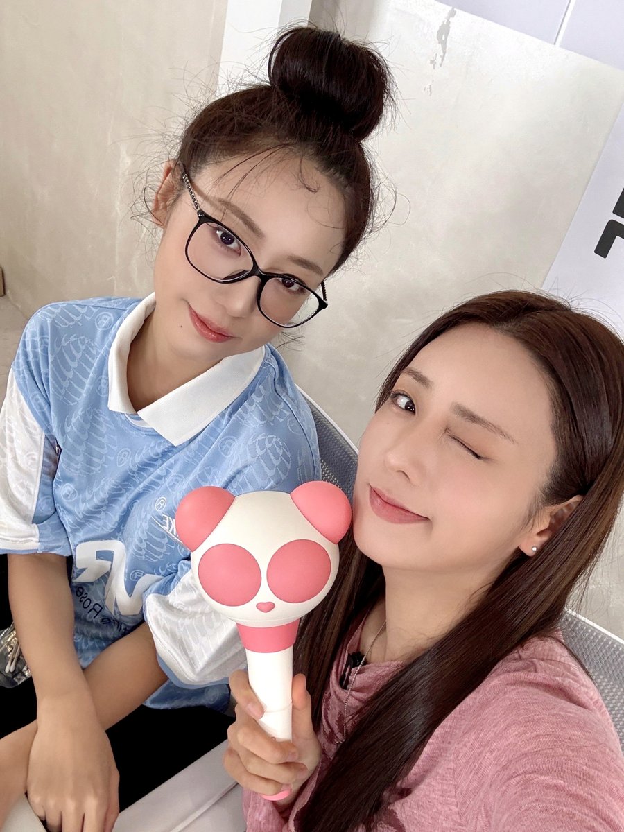 Apinkの最近の活動写真