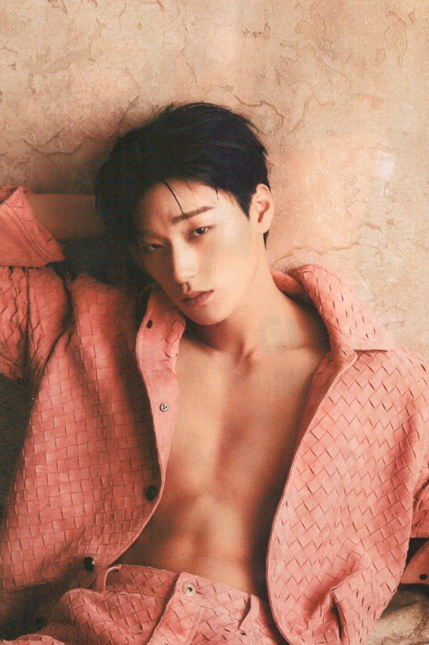 Behind-the-scenes cut of San (ATEEZ)