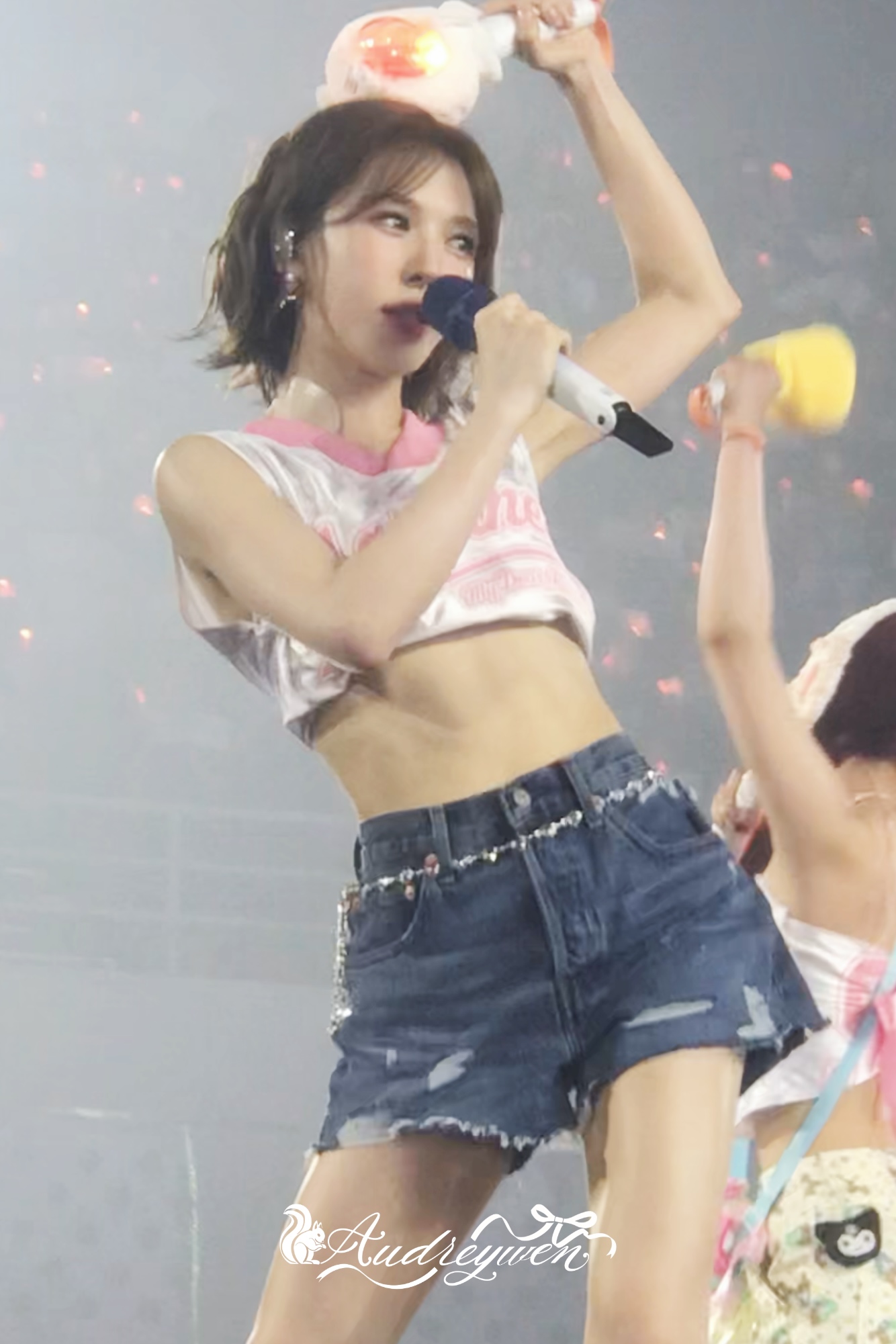 Behind-the-scenes cut of Wendy (Red Velvet)